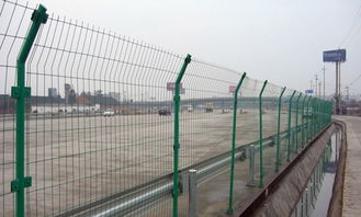 公路护栏网 高速公路护栏网 围栏网 浸塑护栏网